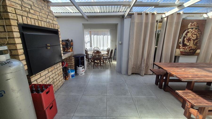4 Bedroom Property for Sale in Bergsig Eastern Cape